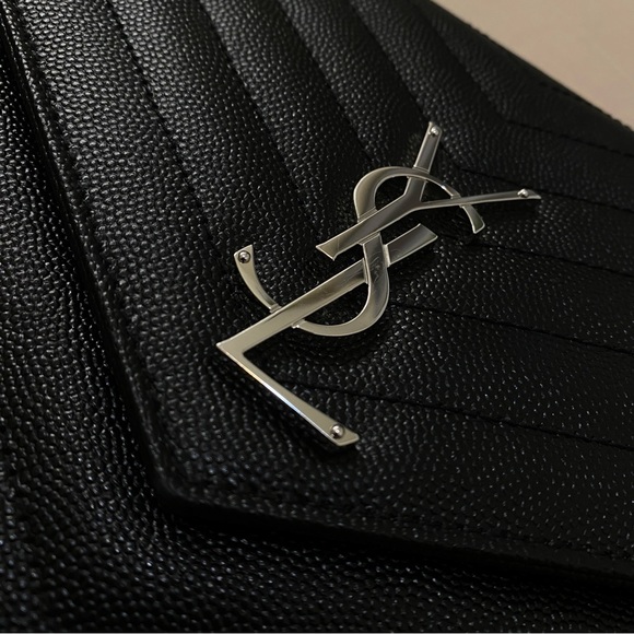 (SOLD) YSL Cassandre Matelassé Flap w/ wristlet + chain insert! 🖤 - Picture 5 of 5